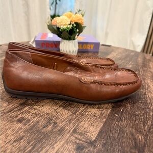 FRYE AND CO Brown Leather Flats Timeless Style